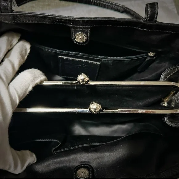 Vintage Y2K style Coach Black Signature Shoulder Bag ❌70%OFF SALE❌ - Picture 14 of 17